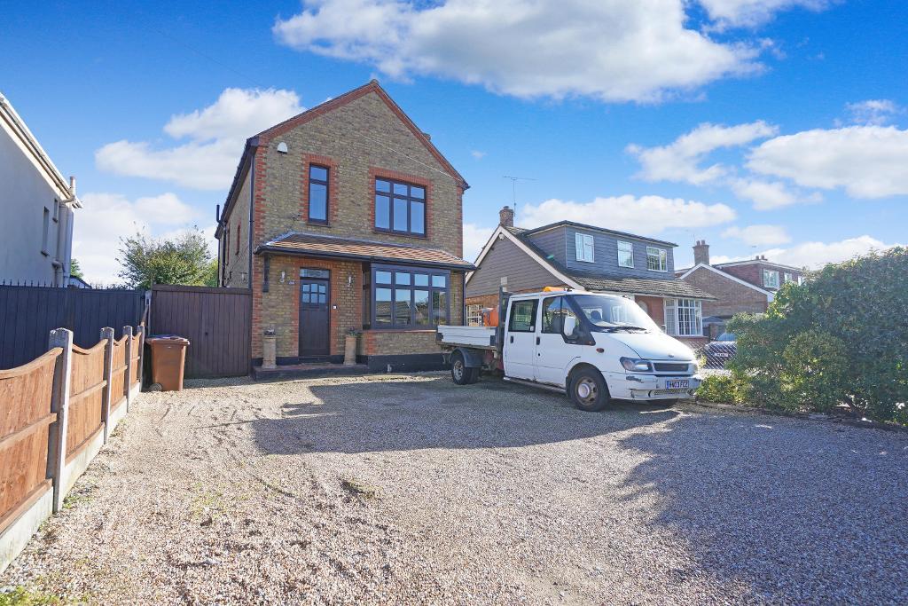 5 Bedroom Detached House For Sale in Southend Road, Stanford Le Hope