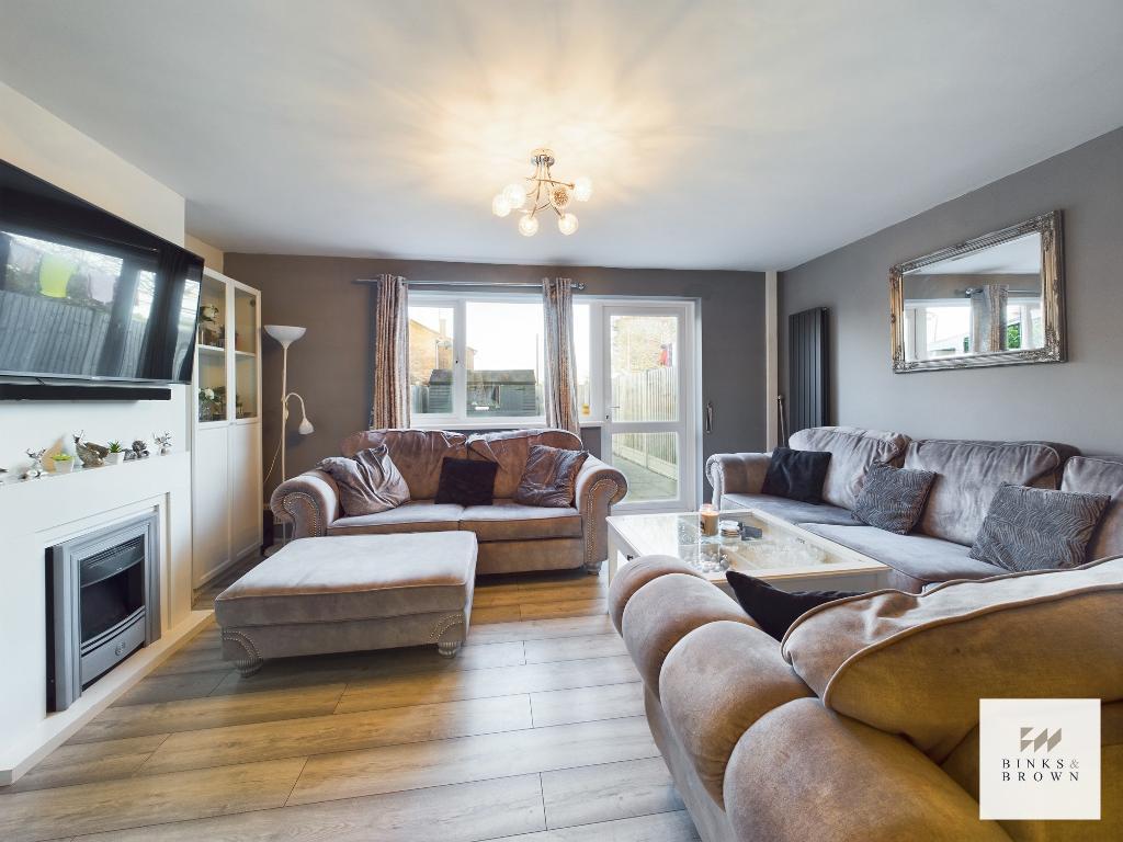 3 Bedroom Terraced House For Sale in Byron Gardens, Tilbury, Essex, RM18 8BE Binks & Brown