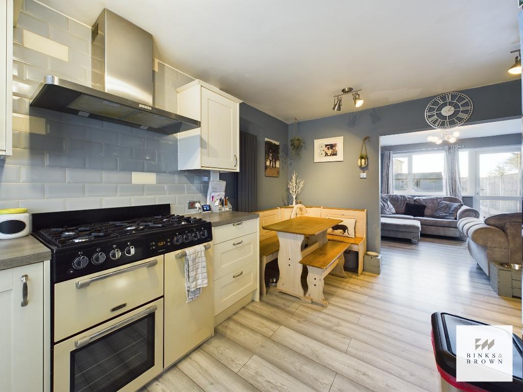 3 Bedroom Terraced House For Sale in Byron Gardens, Tilbury, Essex, RM18 8BE Binks & Brown