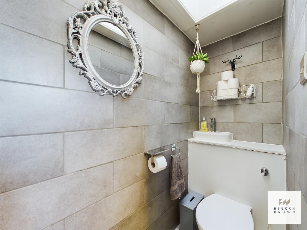 3 Bedroom Terraced House For Sale in Byron Gardens, Tilbury, Essex, RM18 8BE Binks & Brown