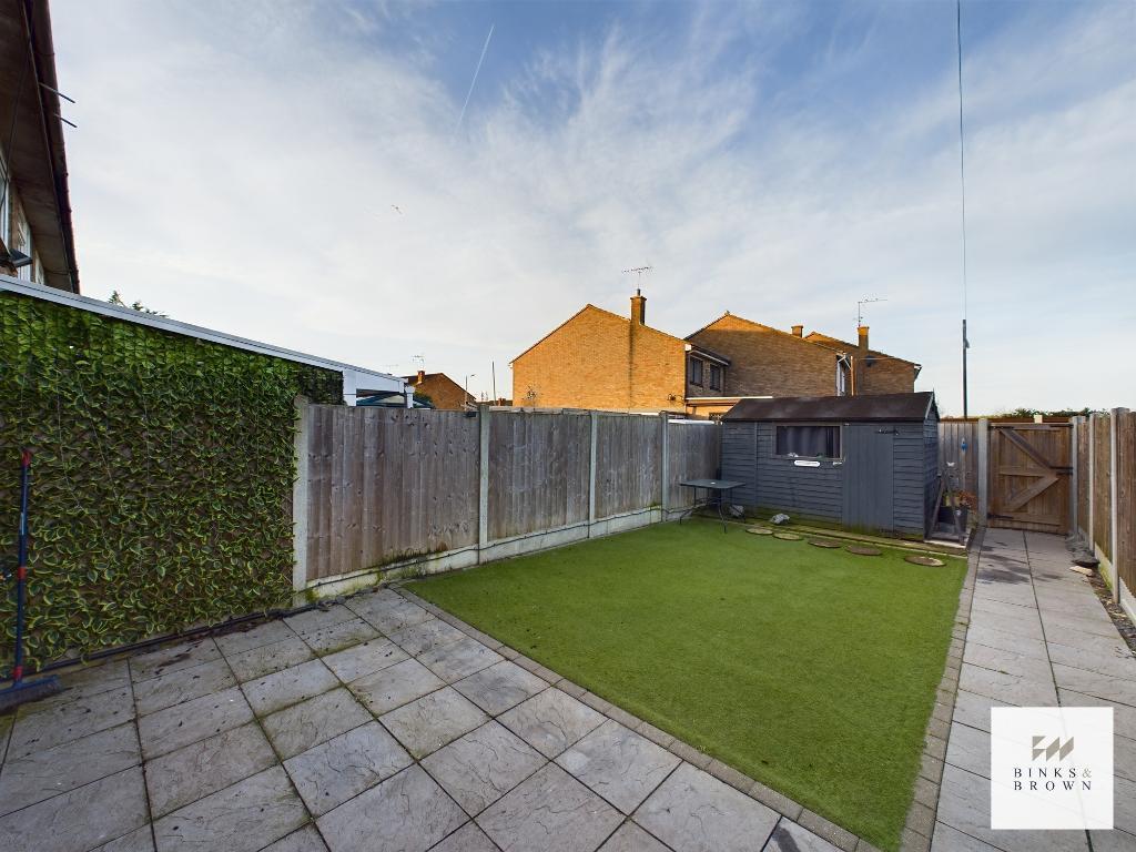 3 Bedroom Terraced House For Sale in Byron Gardens, Tilbury, Essex, RM18 8BE Binks & Brown