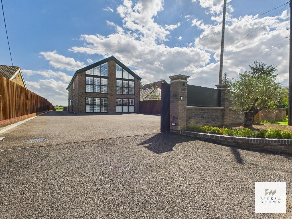 Orsett Road, Horndon On The Hill, Essex, SS17 8NR