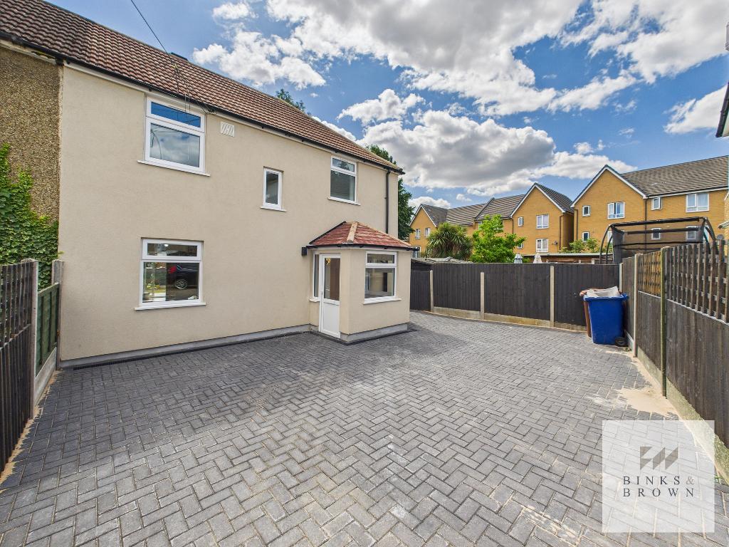 St Clements Avenue, Grays, Essex, RM20 3BU