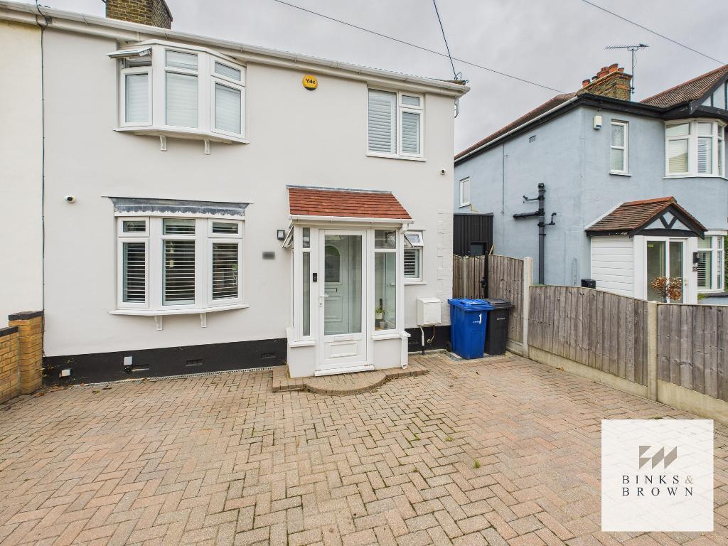 St James Avenue East, Stanford Le Hope, Essex, SS17 7BQ