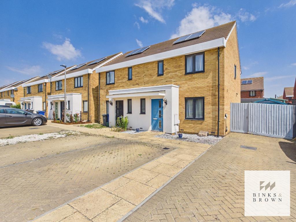 Sanderling Close, East Tilbury, Essex, RM18 8FF